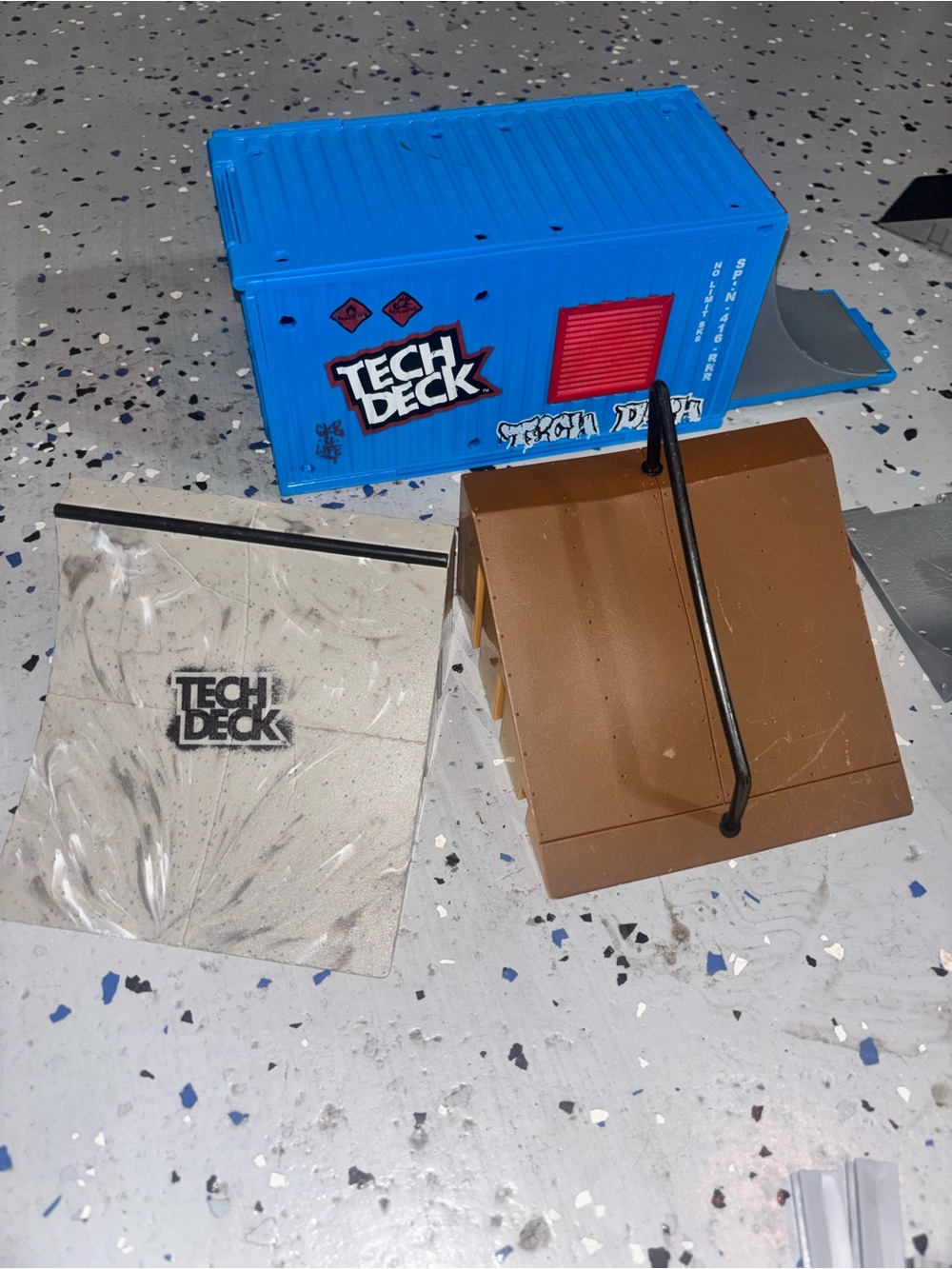Tech Deck Skateboard Ramp Set - Picture 2 of 7